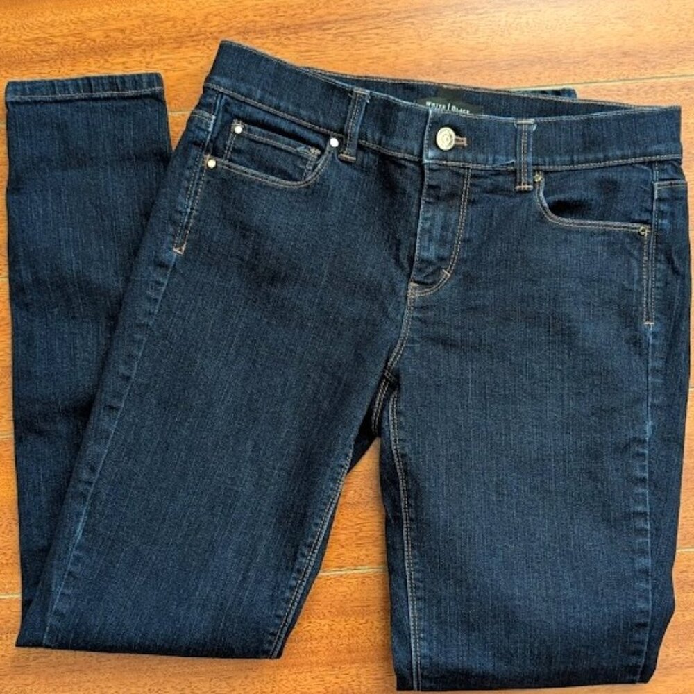 LIKE NEW low-rise skinny jeans in dark wash